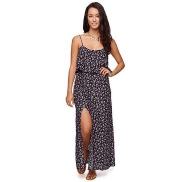 La Hearts Dresses & Skirts - Floral maxi dress